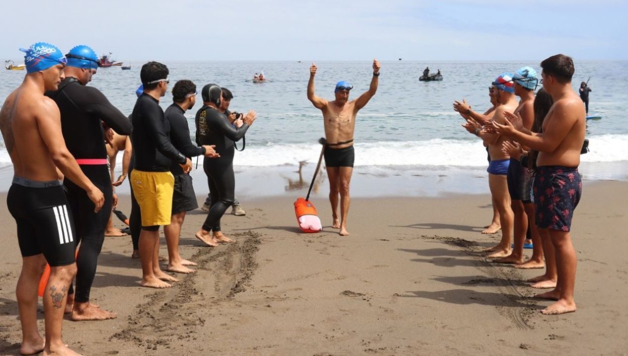 /26-anos-nadando-por-la-virgen-de-lourdes-tarzan-alvarez-y-su-legado-en-la