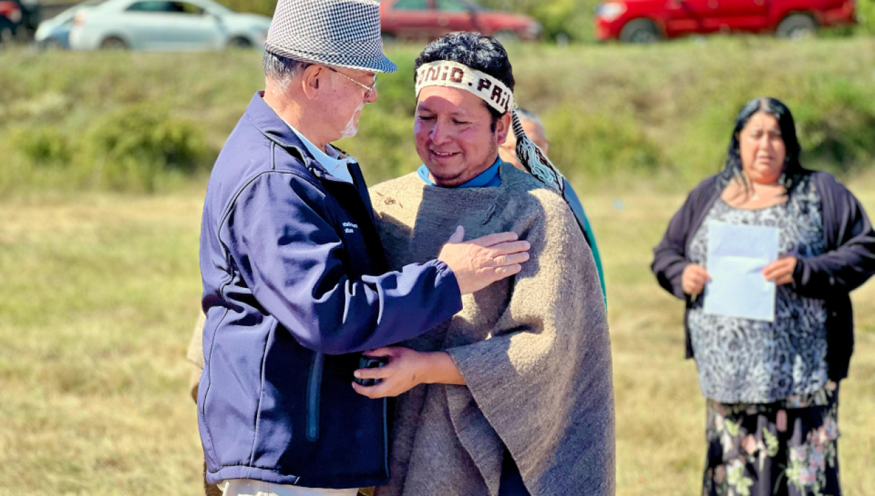 /en-tirua-se-firmo-el-primer-convenio-de-uso-del-espacio-costero-marino-de