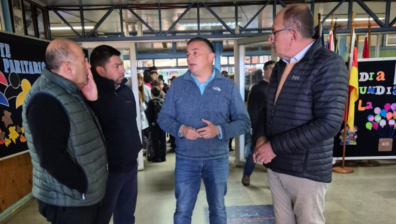 /lebu/provincia-de-arauco/los-alamos/liceo-claudio-flores-s-activa-plan-de-seguridad-por-amenaza