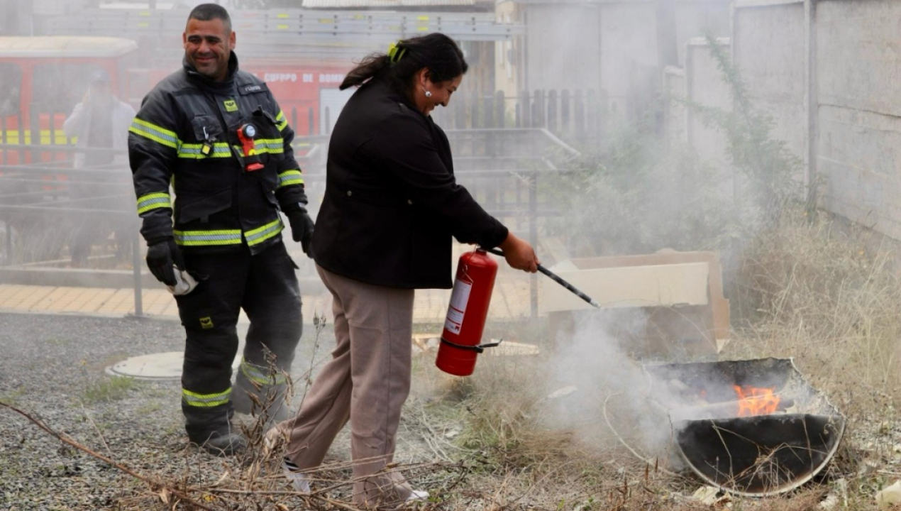/vecinos-de-lebu-se-capacitan-para-salvar-vidas