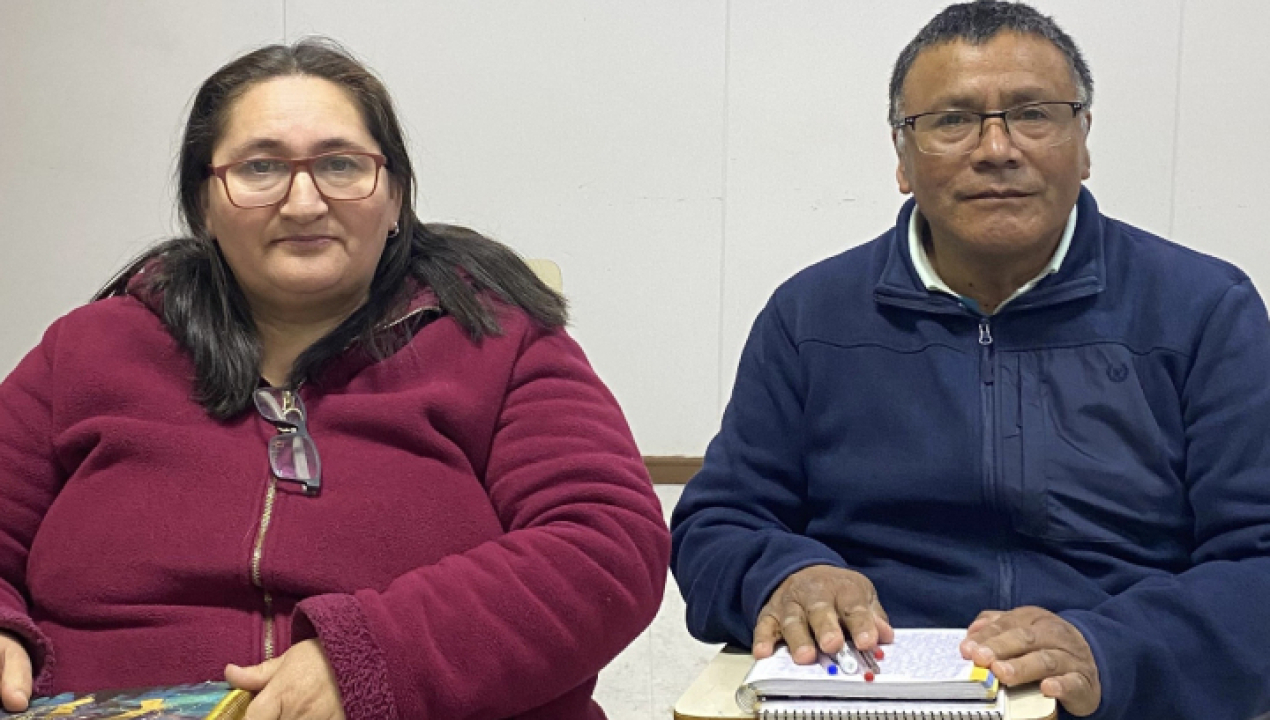 /estudiantes-cumplen-sueno-de-estudiar-la-misma-carrera-tras-35-anos-de