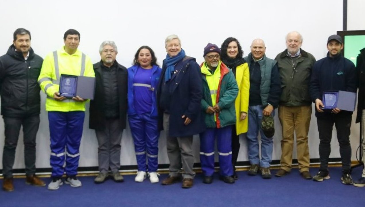 /curico-reconoce-a-recolectores-de-residuos-en-su-dia-nacional