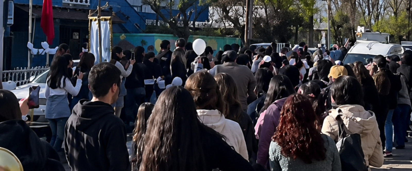 Liceo abre luto para contener alumnos por muerte de profesor