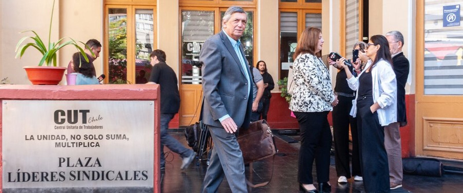 Gobierno y CUT no logran acuerdo por salario mínimo y debate pasa al Congreso